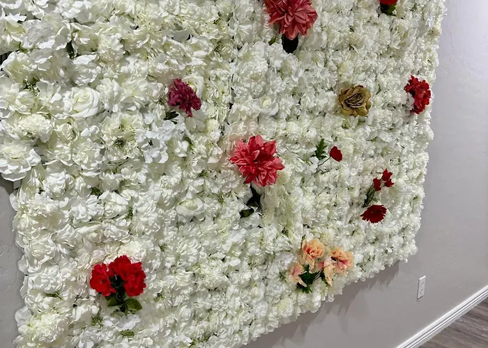 Vintage Vibes - Floral Retreat In *