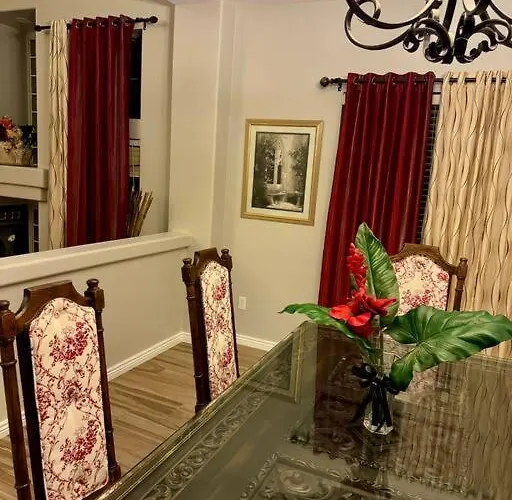 Vintage Vibes - Floral Retreat In * Chandler