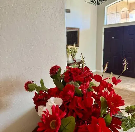 Vintage Vibes - Floral Retreat In * Chandler