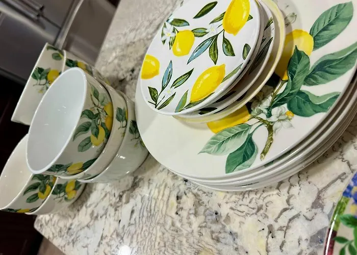Vintage Vibes - Floral Retreat In Villa *