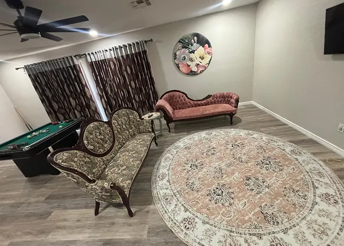 Villa Vintage Vibes - Floral Retreat In Chandler