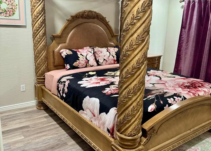 Vintage Vibes - Floral Retreat In * Chandler